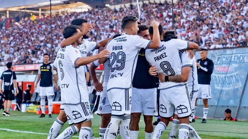 Abril llega a celebrar a todos los hinchas de Colo Colo.