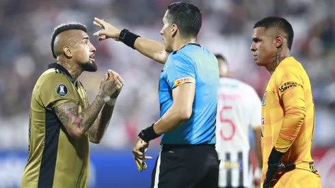 Justo Villar lamenta la ausencia de Vidal ante Cerro: “Colo Colo es un grande, pero…”