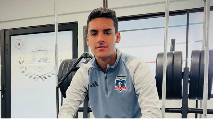 Javier González durante su prueba en Colo Colo. | Imagen: DaleAlbo.