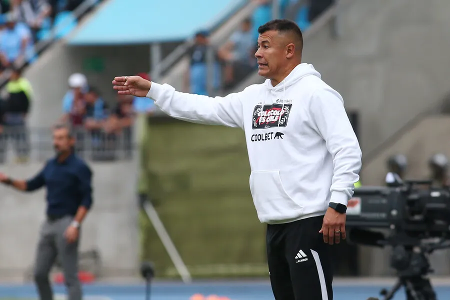 Jorge Almirón llama a la tranquilidad en el Campeonato Nacional 2024. Imagen: Alex Diaz/Photosport