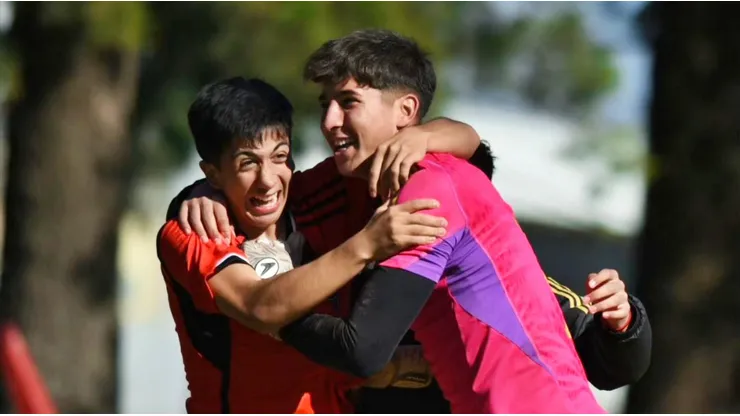 Colo Colo brilló en Rosario.