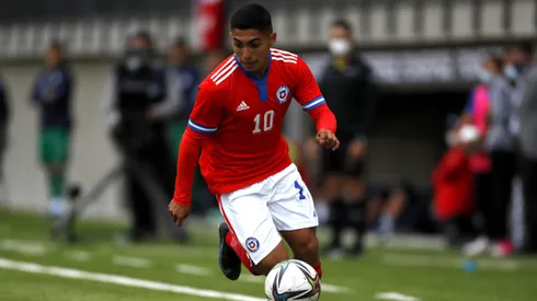 Ricardo Gareca le entrega una gran noticia a Jordhy Thompson en la selección chilena.