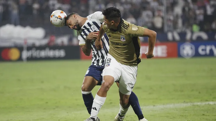 Baldazo de agua fría: Damián Pizarro deja con uno menos a Colo Colo vs Alianza Lima.