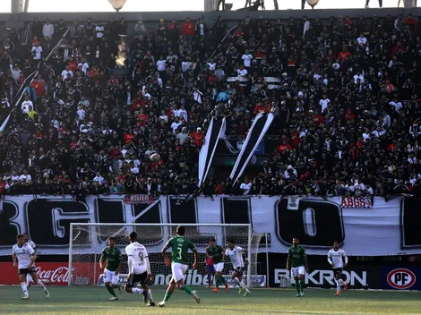 Los extraños papeles que lanzaron en partido de Colo Colo