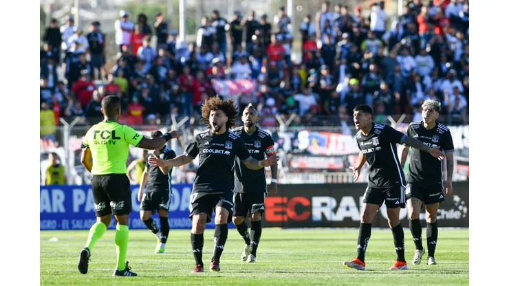 Distinto criterio: la gran polémica en Colo Colo vs Cobresal por foul contra Arturo Vidal.