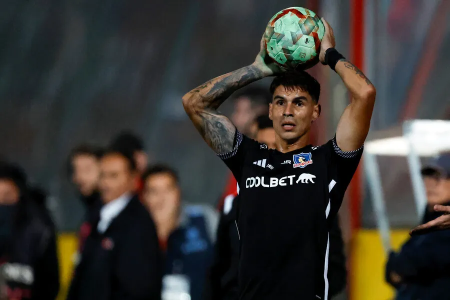 Colo Colo buscará extender la estadía de Erick Wiemberg. Imagen: Andres Pina/Photosport