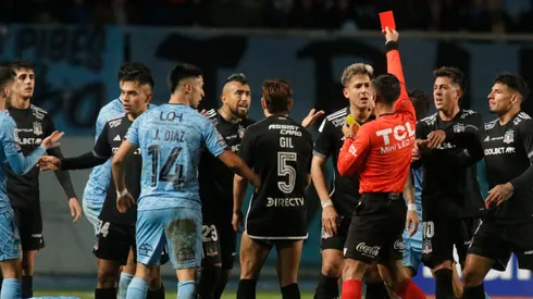 Arturo Vidal se lamenta por su expulsión ante O’Higgins