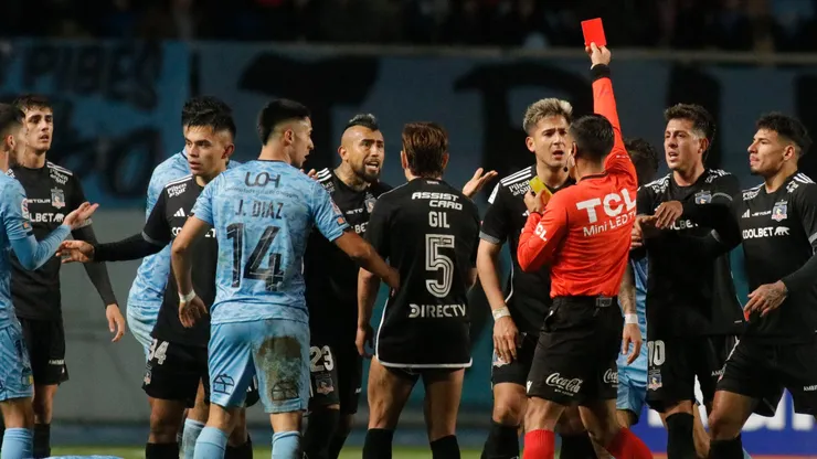 Arturo Vidal se lamenta por su expulsión ante O’Higgins