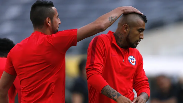 Arturo Vidal se aburrió de las preguntas sobre Mauricio Isla.