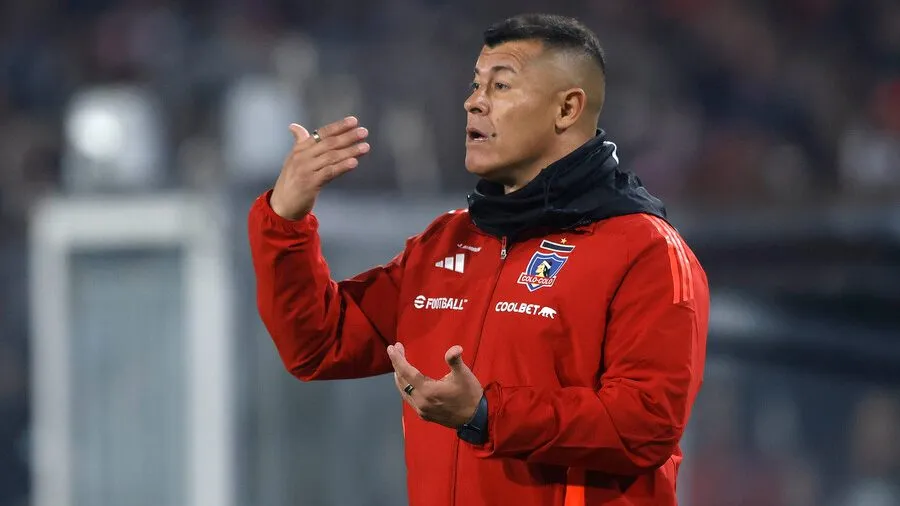 Jorge Almirón sigue esperando a los refuerzos de Colo Colo. Imagen: Felipe Zanca /Photosport