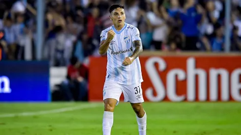 Mateo Coronel con la camiseta de Atlético Tucumán