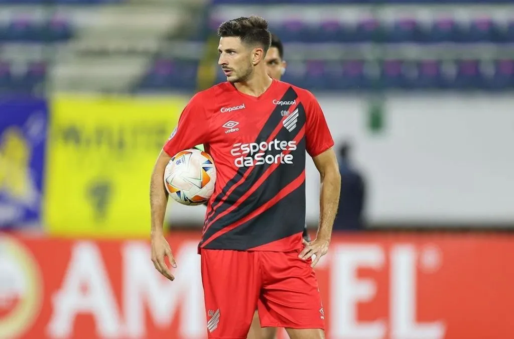 El ariete de 27 años está a detalles de ser el primer refuerzo del Cacique en este mercado de pases.