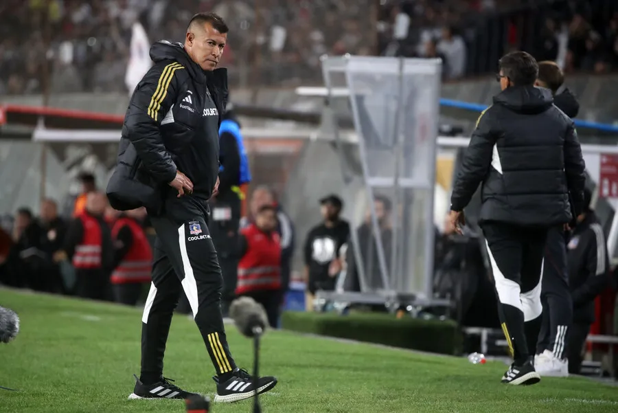 Jorge Almirón pone la calma ante rumores de salida de Colo Colo.Imagen: Jonnathan Oyarzun/Photosport