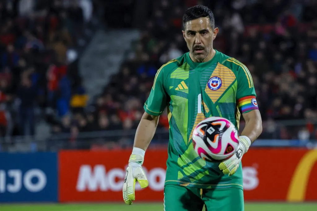 Claudio Bravo en el amistoso de Chile vs Paraguay. (Foto: Photosport)