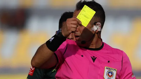 ANFP votará cambiar regla del fútbol chileno.