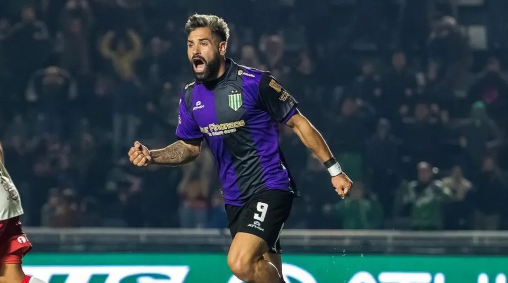 Milton Giménez no va más en Banfield y Colo Colo se ilusiona