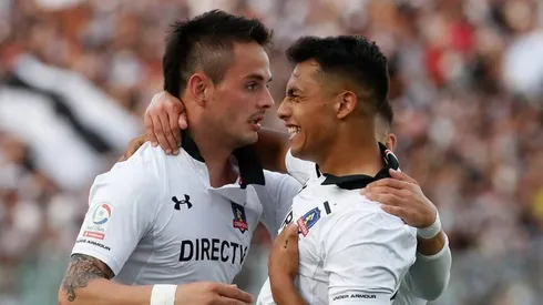 Octavio Rivero celebrando con Iván Morales tras un gol de Colo Colo.