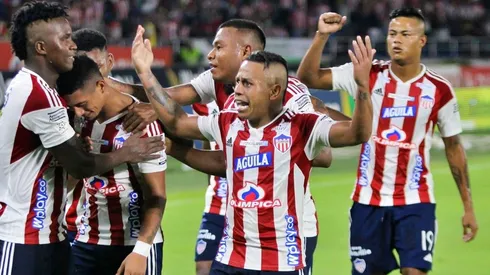 Junior amenaza a Colo Colo buscando la contratación de un chileno que brilla en el extranjero