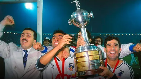 Jaime Pizarro levanta la Copa Libertadores en el año 1991