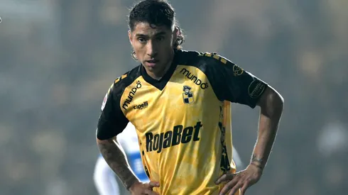 Colo Colo no quiere perder terreno por Luciano Cabral.