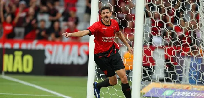 Lucas Di Yorio arribó a comienzos de año al Atlético Paranaense de Brasil. 