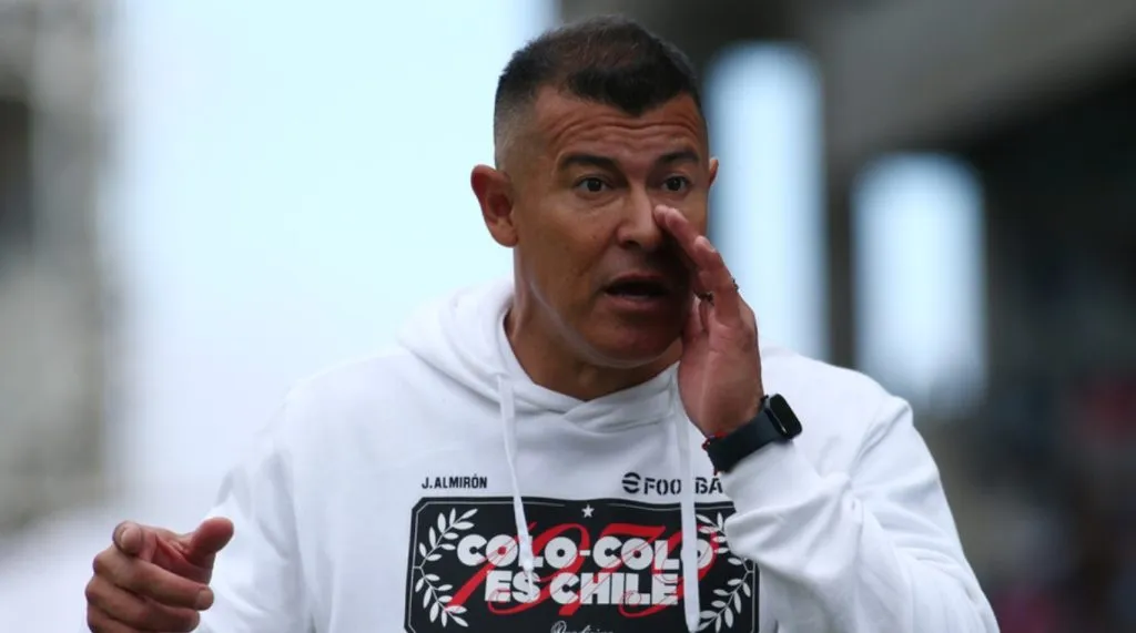 Jorge Almirón busca reforzarse en Colo Colo.