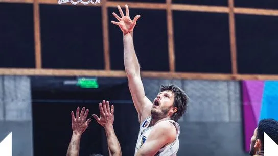 Jorge Schuler fue la gran figura del partido