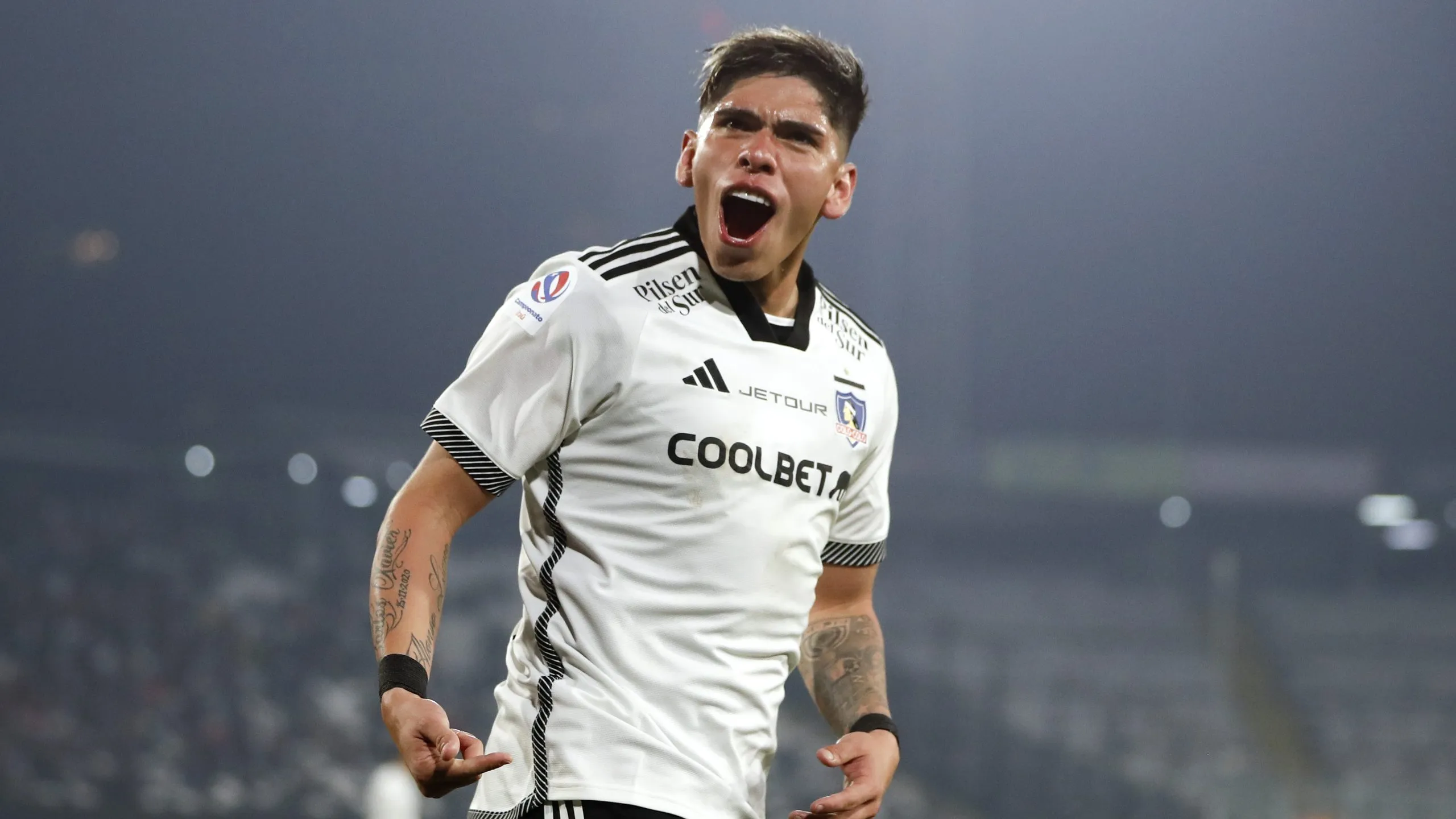 Carlos Palacios comandará el ataque albo ante la Unión Española.