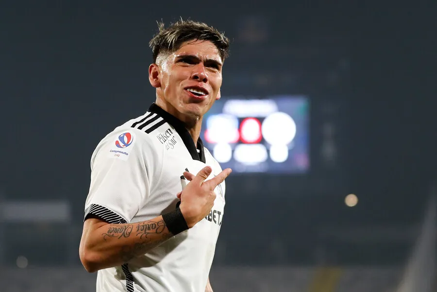 Carlos Palacios apunta alto con Colo Colo en la Copa Libertadores. Imagen: Felipe Zanca/Photosport