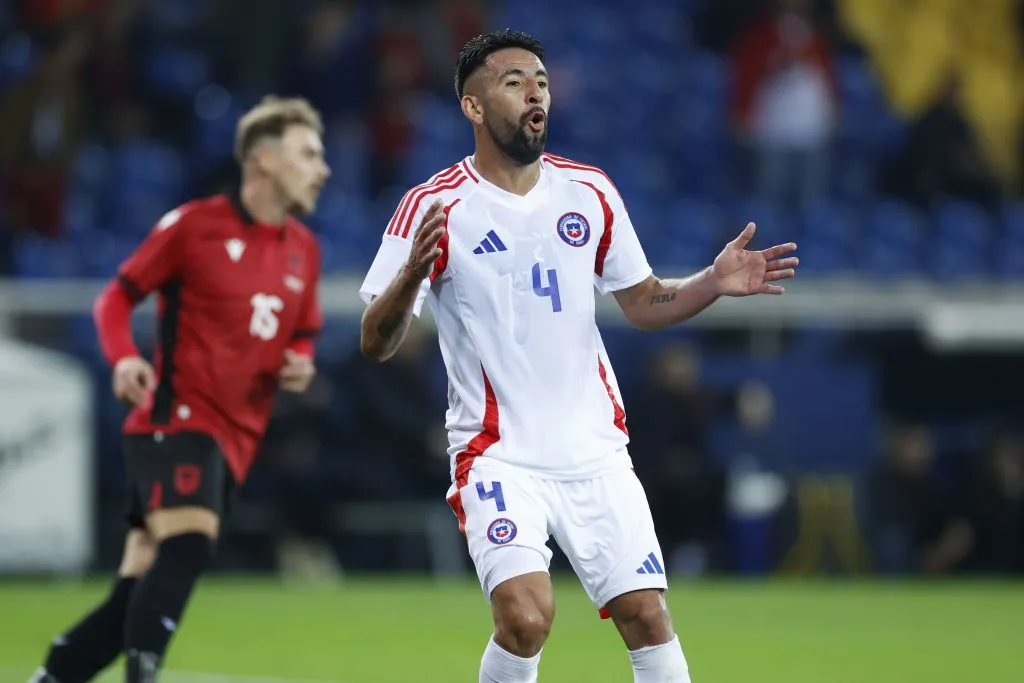 Mauricio Isla rechaza tres ofertas de Blanco y Negro.