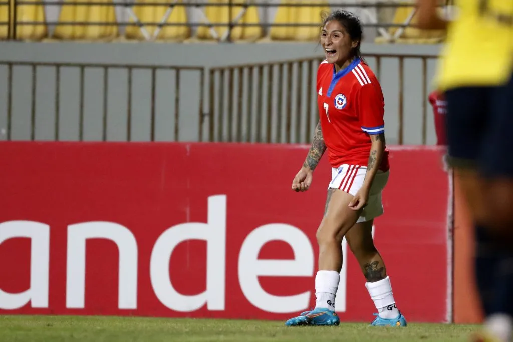 Yenny Acuña en la Selección Chilena femenina. (Foto: Photosport)