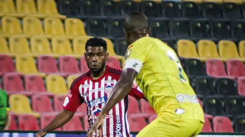 Junior de Barranquilla pierde su partido en Colombia con un jugador más.