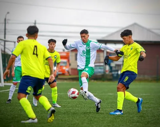 El hijo de Marcos Millape jugando por las series menores de Puerto Montt