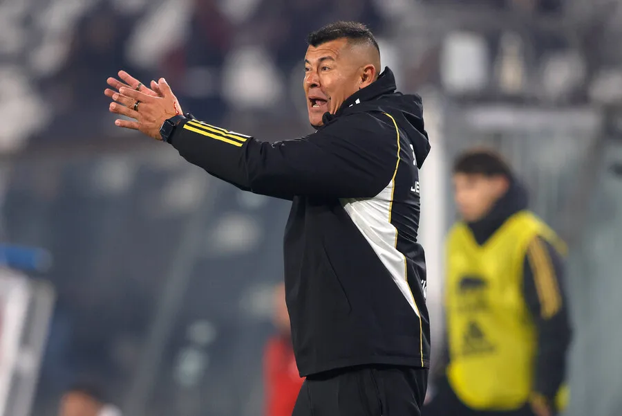 Jorge Almirón ya planifica lo que será el duelo ante Unión Española. Imagen: Felipe Zanca/Photosport