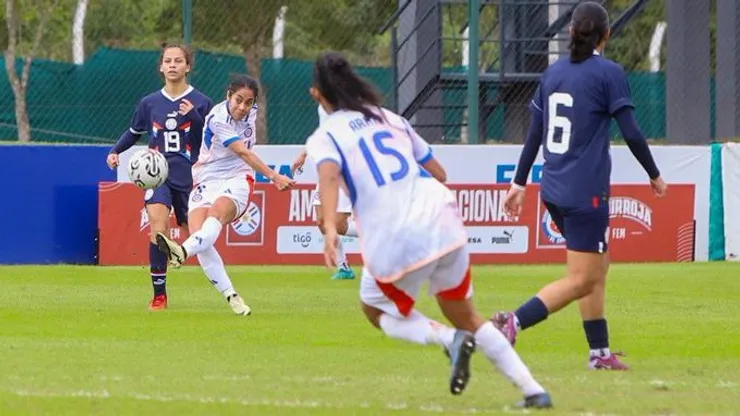 Chile femenino goleó a Paraguay