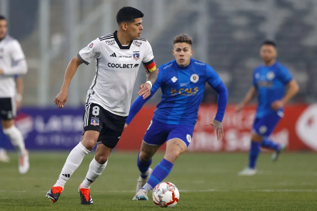 Esteban Pavez lideró la defensa de Colo Colo vs Santa Cruz.