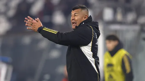 Almirón envió un par de mensajes subliminales en Colo Colo.