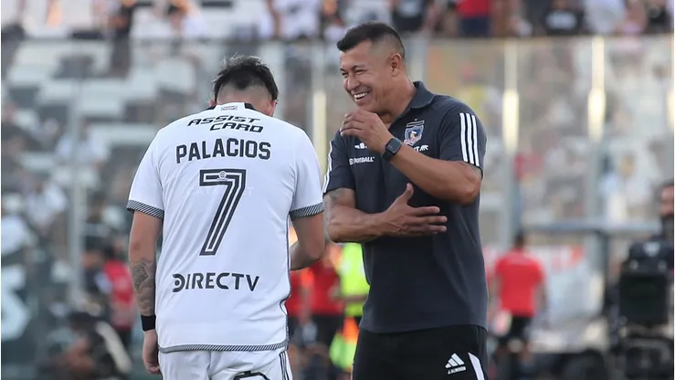 Jorge Almirón se refiere a una posible partida de Carlos Palacios de Colo Colo.