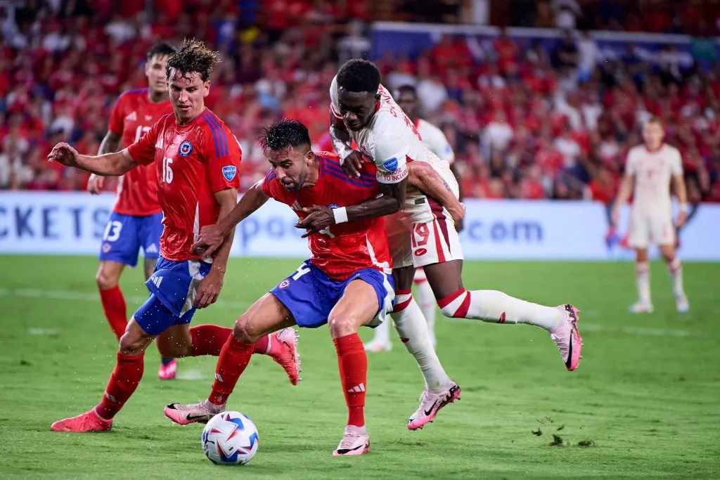 Colo Colo no compite sólo por Mauricio Isla. Imagen: IMAGO / Agencia-MexSport