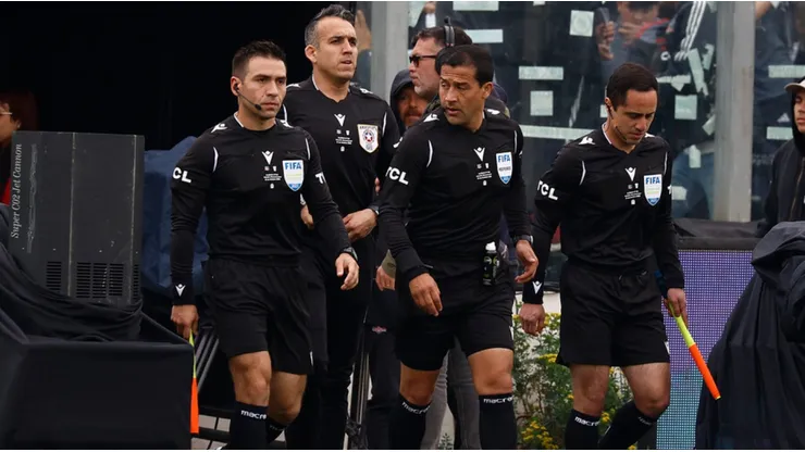 Los árbitros par la vuelta entre Colo Colo vs Santa Cruz por la Copa Chile.