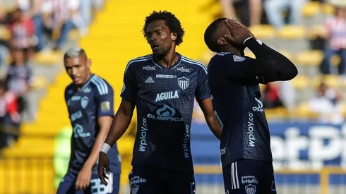 Junior vive problemáticos días previo a la confrontación ante Colo Colo