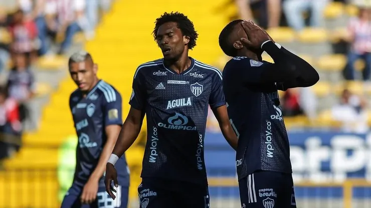 Junior vive problemáticos días previo a la confrontación ante Colo Colo