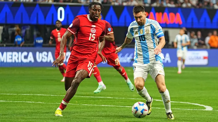 Argentina enfrenta a Canadá por la Copa América.
