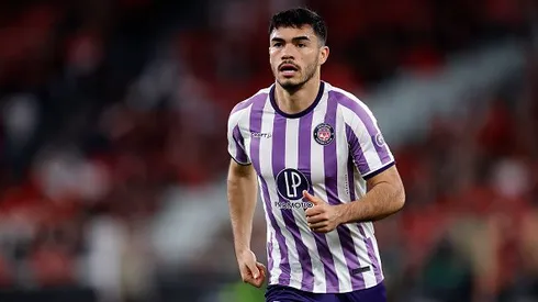 Hinchas del Toulouse definen el futuro de Gabriel Suazo.