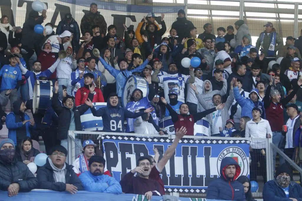 Vidal agradeció el cariño del público curicano y de Santa Cruz | Foto: Photosport