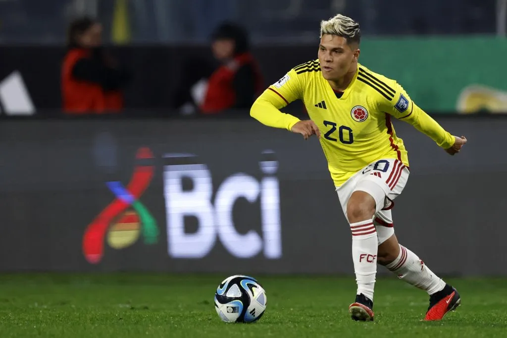 Juan Fernando Quintero le abre la puerta el cuadro Tiburón. Fotografía: Photosport.