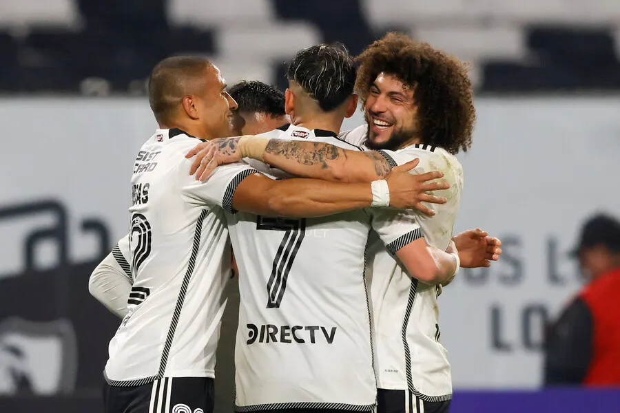 Colo Colo buscará seguir con los abrazos. Imagen: Felipe Zanca/Photosport