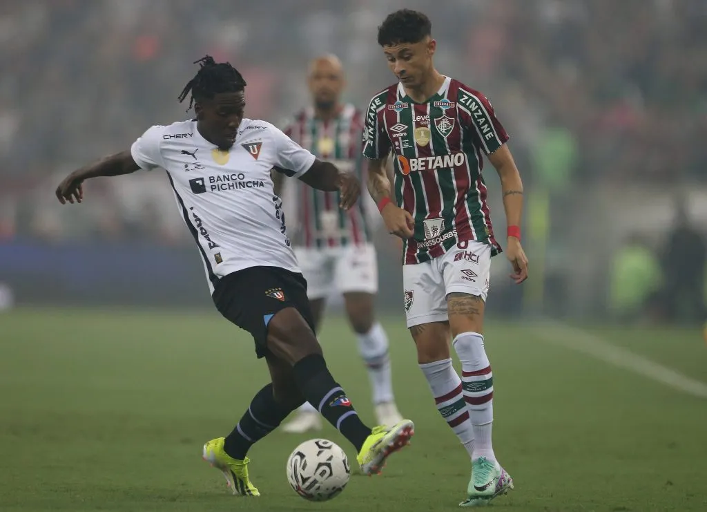 Jan Hurtado jugando por Liga Deportiva Universitaria ante Fluminense. Imagen: Imago