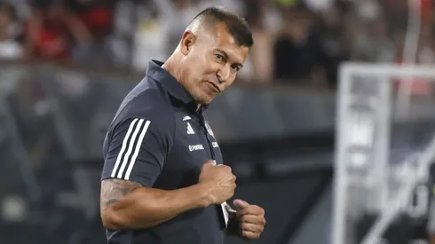 Colo Colo y Almirón celebran la primera buena noticia para el Superclásico.