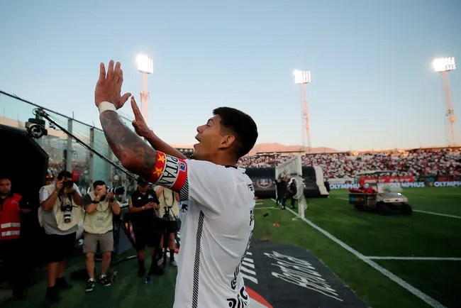 Esteban Pavez volverá a ser alternativa para Jorge Almirón en Colo Colo. Imagen: Pepe Alvujar/Photosport